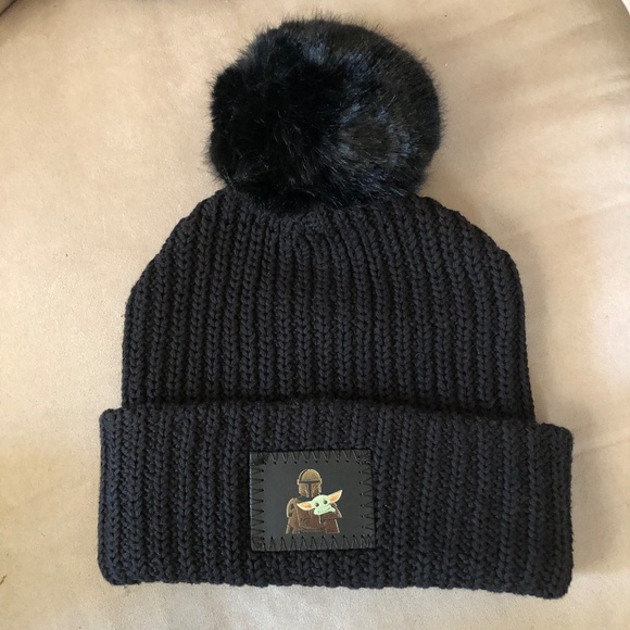 Love Your Melon Star Wars Mandalorian Baby Yoda Black Pom Beanie Knit Hat - Picture 1 of 8
